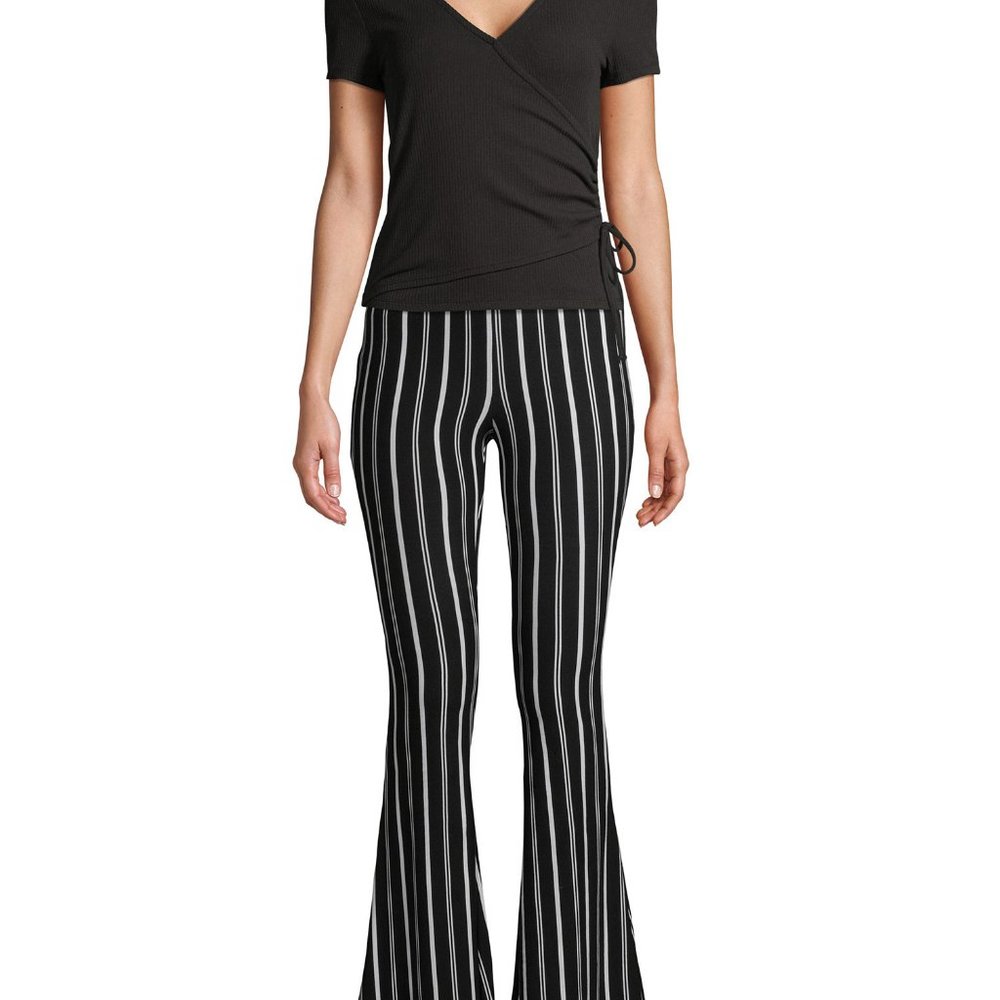 No Boundaries High Rise Pull On Flare Pants size S